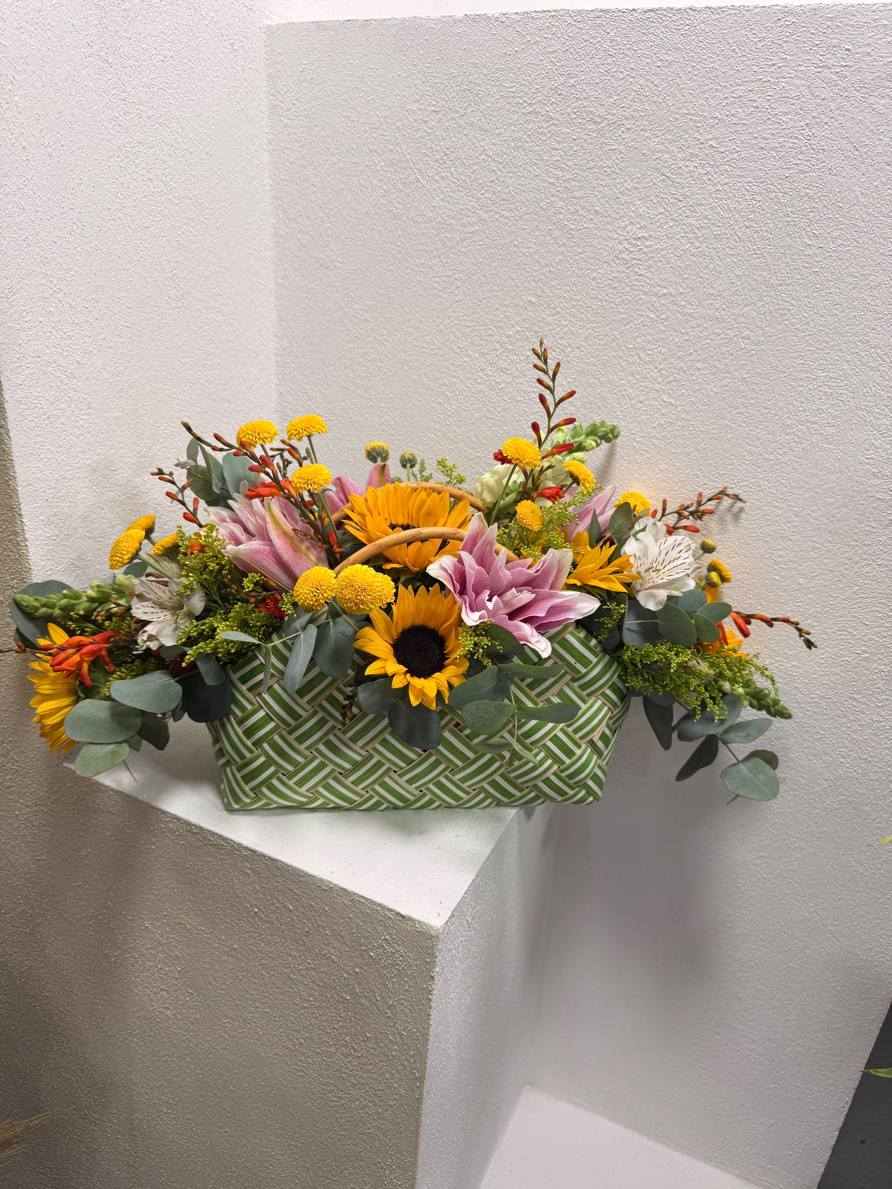 Arreglo floral primaveral de Innovaflor, floristería en Costa Rica