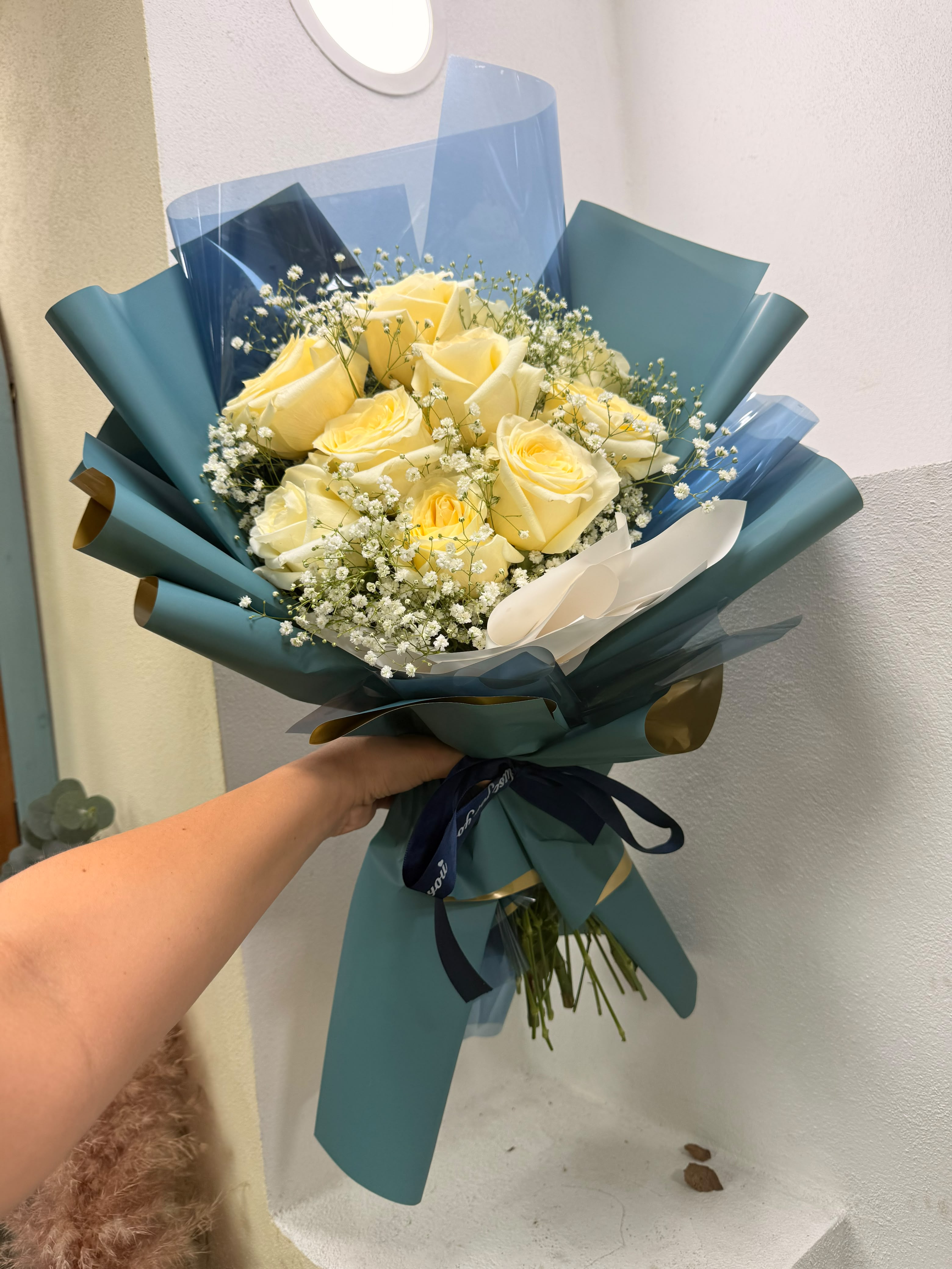Ramo de flores para cumpleaños hecho a mano en Costa Rica